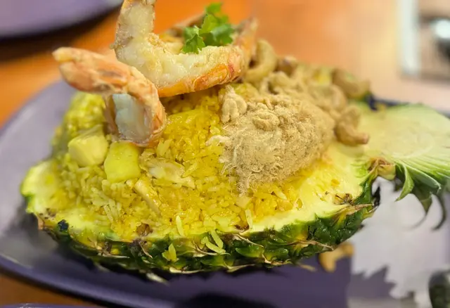 成個分量都好多，妹妹無從下手，炒飯粒粒分明，不過，前面幾道菜已經太滿足了，這個炒飯幾乎是讓妹妹獨享了。