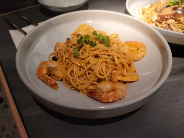 蝦頭油鳳尾蝦香辣肉碎意大利粉