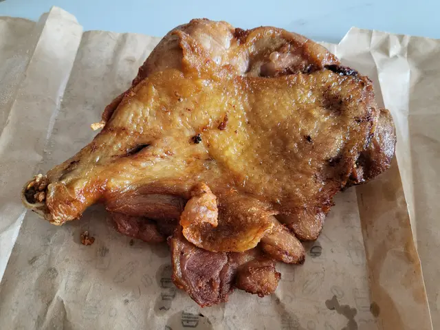 生炸雞髀王煎蛋飯配沙嗲汁