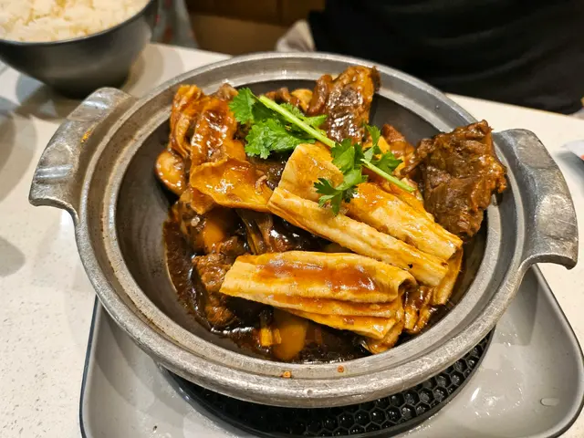 支竹冬菇牛肋條煲