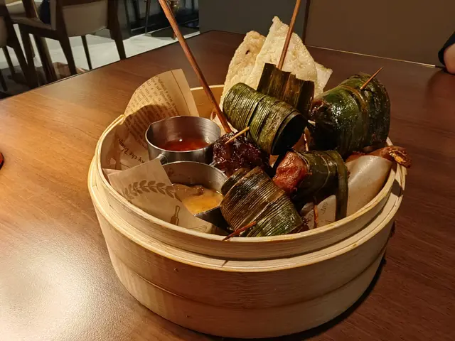 曼谷街頭小食拼盤