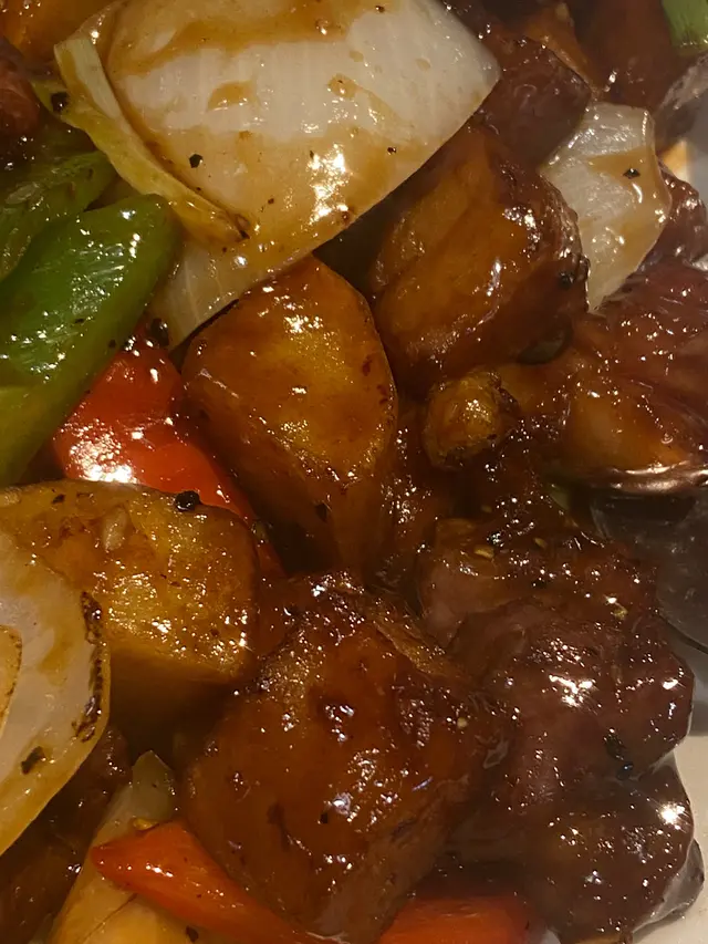 蜜椒薯仔牛柳粒都係推介的～～ 有足夠蜜糖味、薯仔入味、牛柳味入口夠稔，正！
