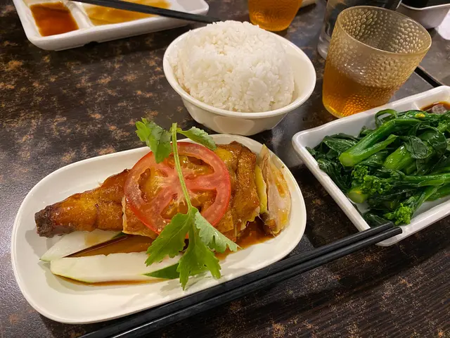連嘢飲🧃同油菜，雞滑皮香#雞 #雞脾 #燒雞#燒雞脾  