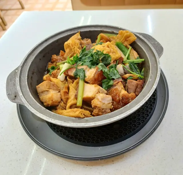 枝竹豆卜火腩煲