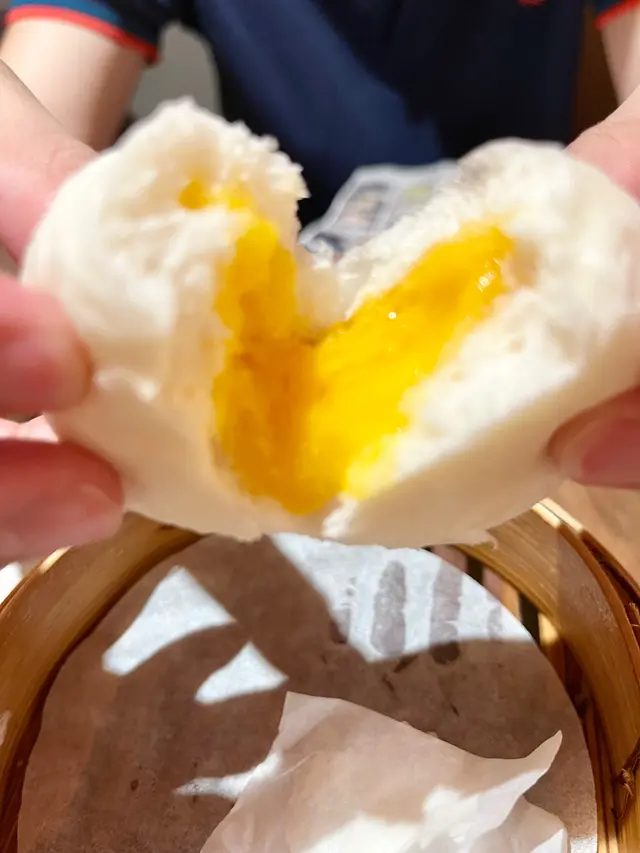 招牌奶皇流沙包