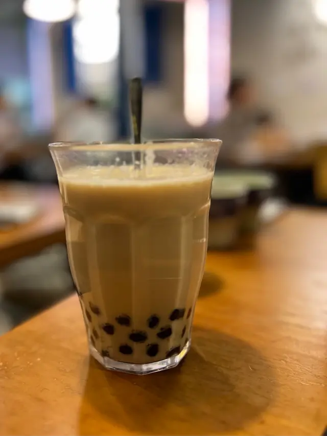 炭燒烏龍珍珠鮮奶茶