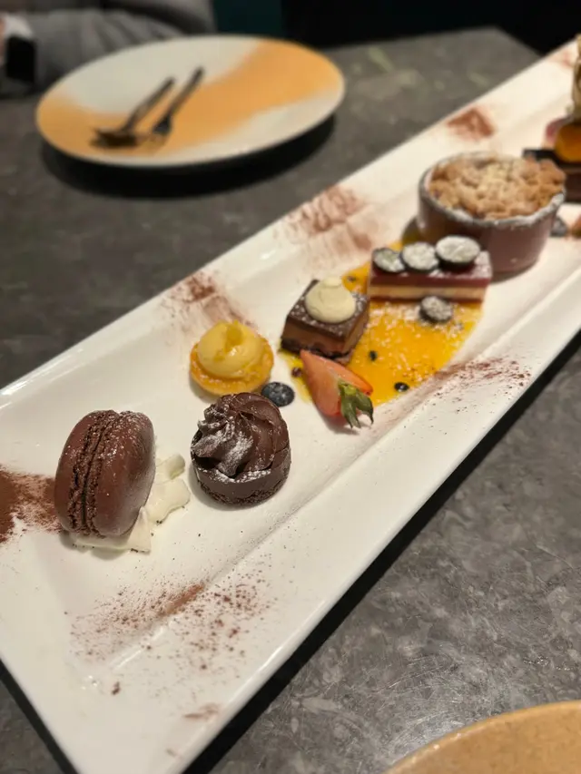 LUMOS Dessert Platter