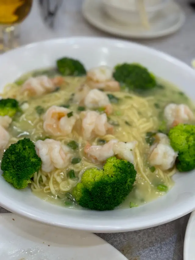 蝦球伊麵