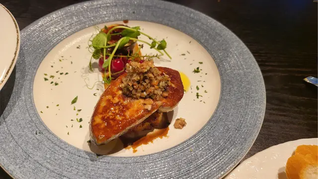 鯡脆內軟, 有濃郁既香味, 加左合桃好有口感