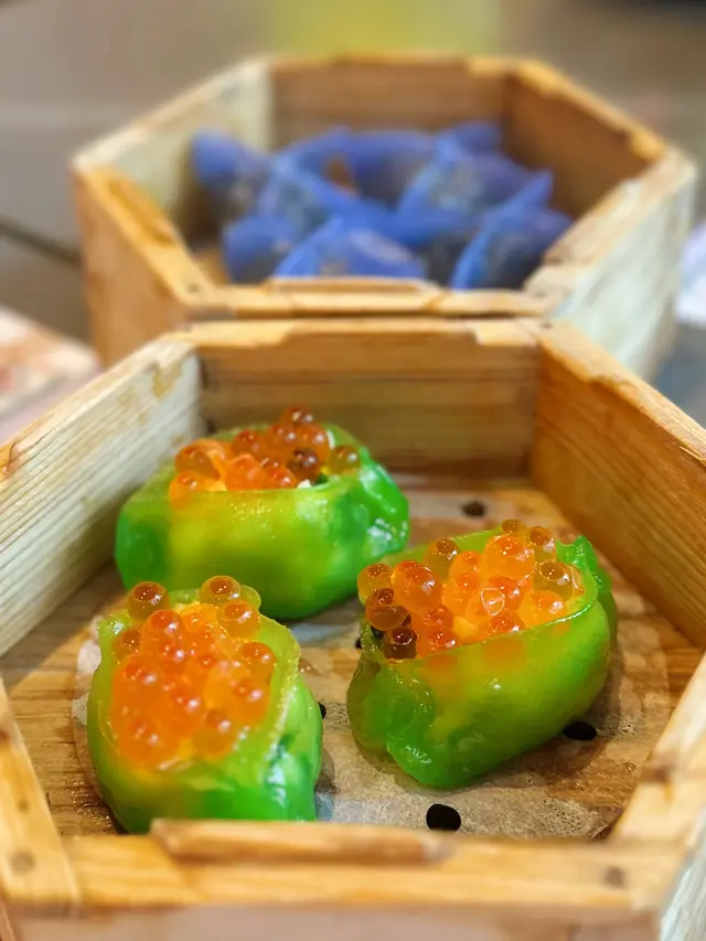 蟹粉菠菜香蝦餃