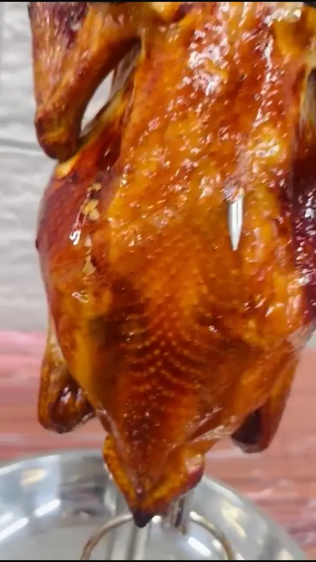 招牌即燒炭燒靚雞