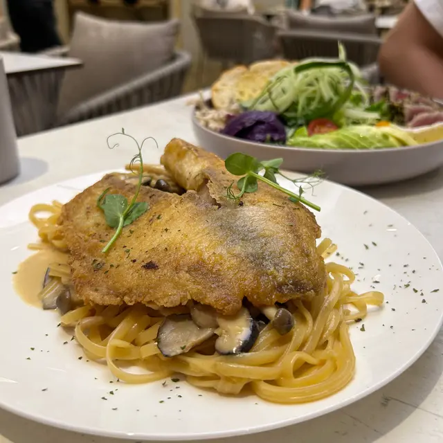 香煎鯛魚柳野菌忌廉鰻魚汁扁意粉