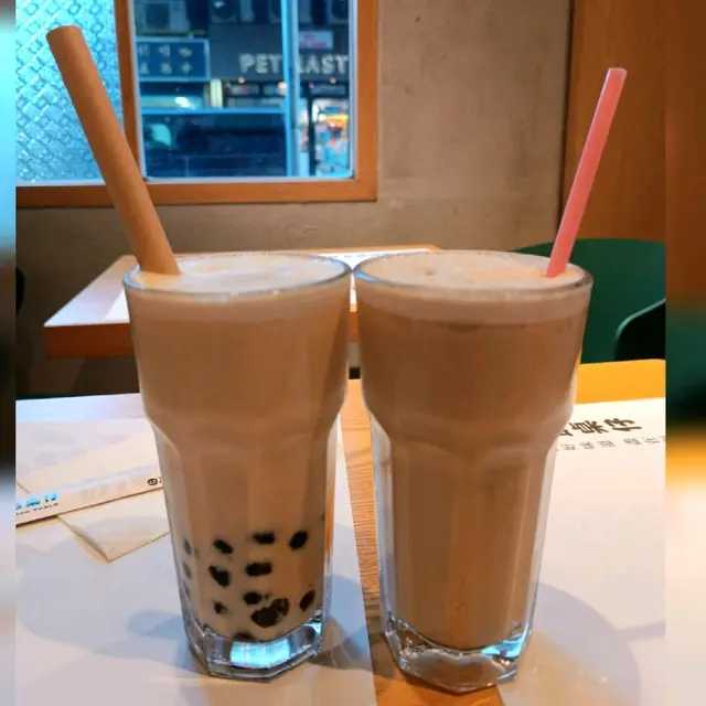 台式奶綠(加波霸珍珠+$4);台式奶茶(凍)