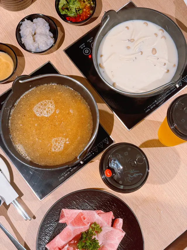 鎮店招牌石頭湯$22/鮮菇奶香湯$25