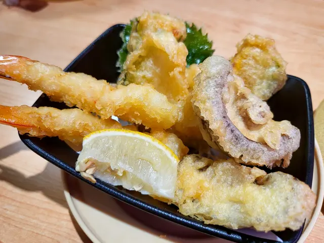 炸物粉薄，好脆口，熱辣辣！