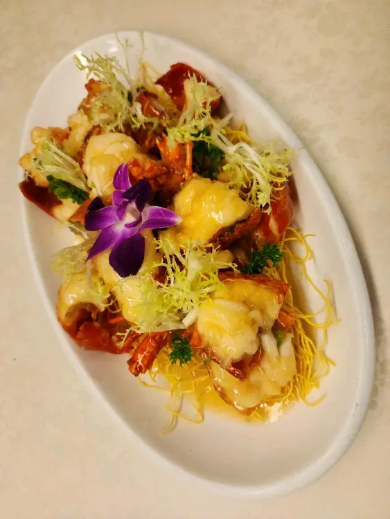 選用澳洲龍蝦，用上湯煮法，食得出肉質鮮嫩彈牙。