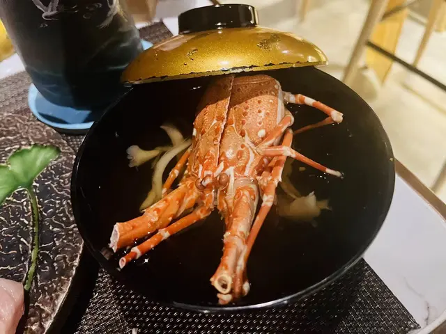 龍蝦頭慕蓉菇湯