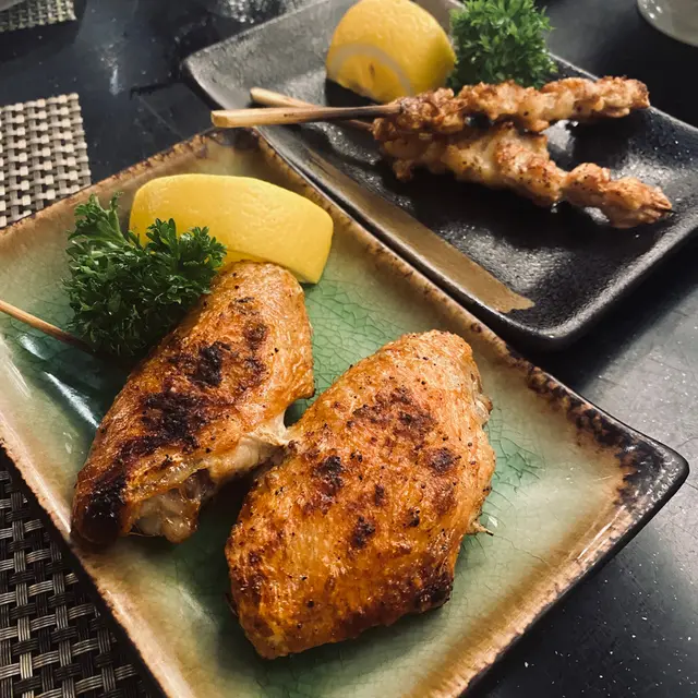 
鹽燒雞翼同埋雞軟骨都炸到好乾身好脆