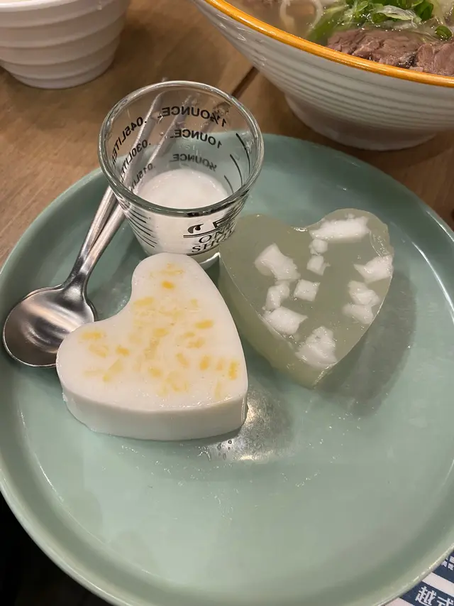 正常$20，收多咗$1，好食😋 #椰青糕 #椰汁糕