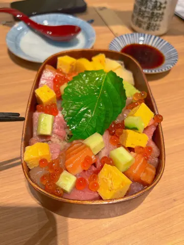 角切櫻花丼