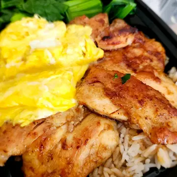 雞扒炒蛋飯