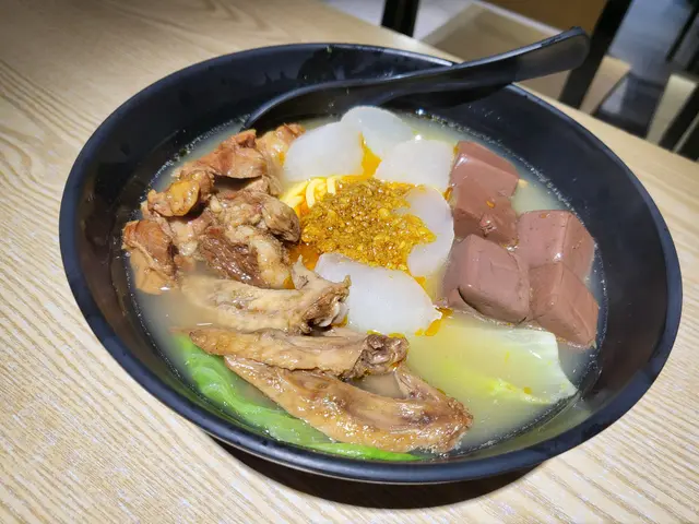 四餸車仔麵