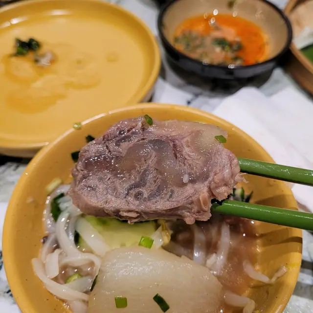 嗦嗦火車頭湯河粉 