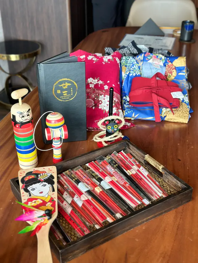 有日本懷舊遊戲俾你玩

#蕃薯妹周圍食 #廿三壽喜燒 
#sukiyaki #壽喜燒 #近江牛 #a4和牛 #和牛 #omakase #廚師發辦 #日本料理 #日本菜 #japanesefood 