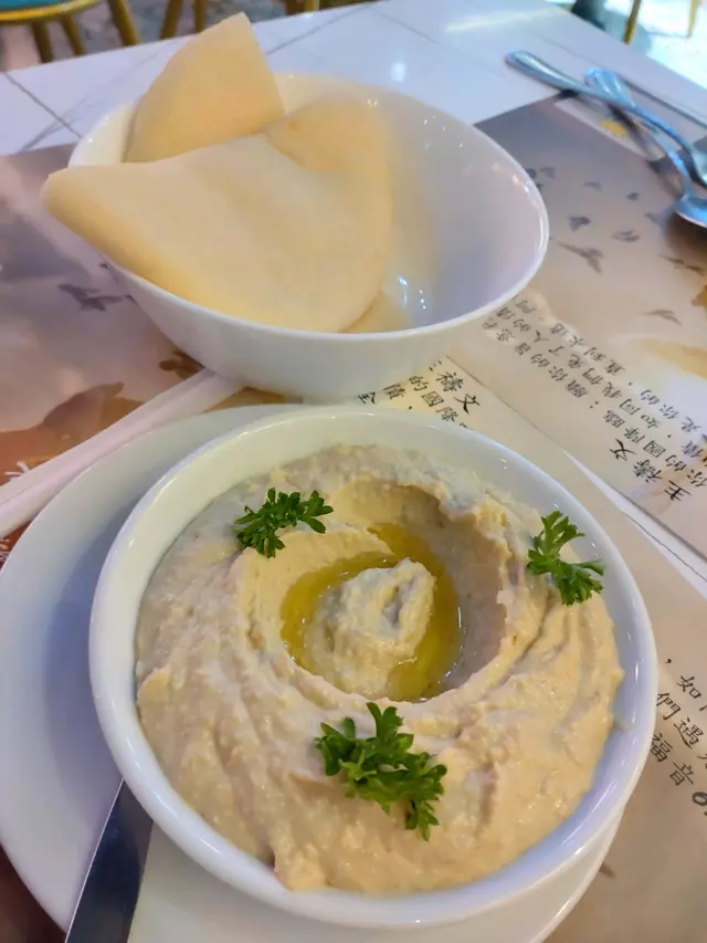 【 傳統鷹嘴豆泥比得包 】