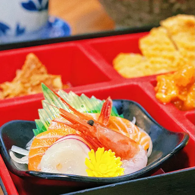 刺身新鮮就唔使講啦！帶子鮮甜好味！