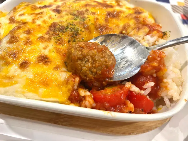 芝士手工肉丸拿破崙醬汁焗飯