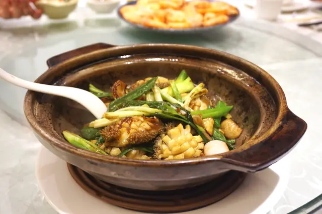 乾煸南非鮑魚煲