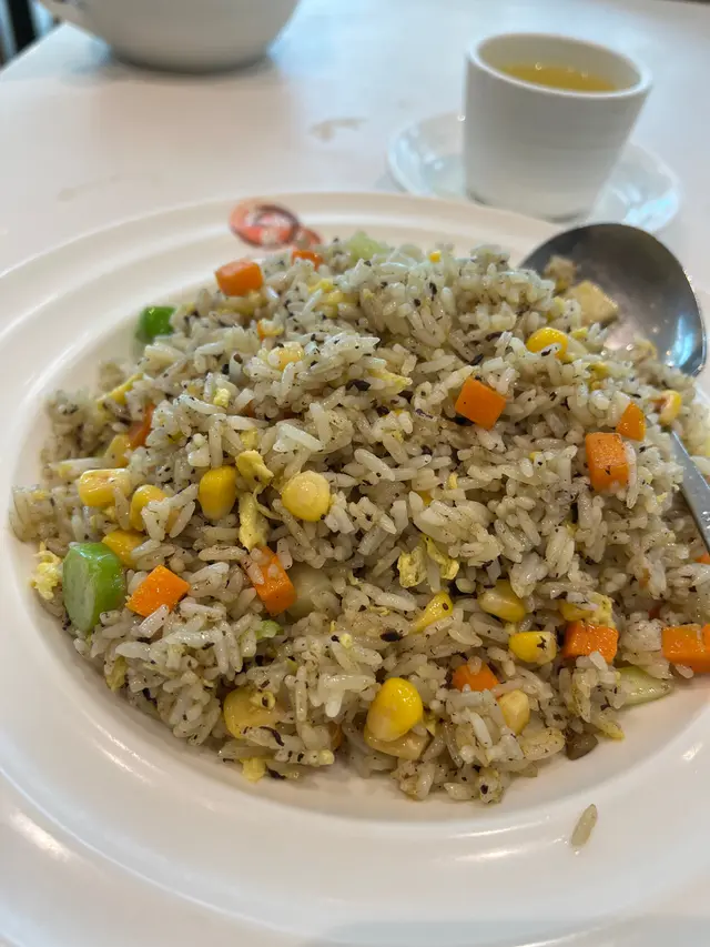 黑松露牛油果醬炒飯