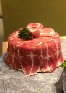 生日肉蛋糕