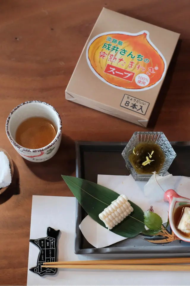 腐皮、水雲菜、日本白粟米配淡路島洋蔥湯