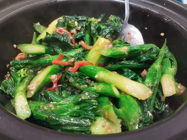 啫啫蝦干芥蘭煲
