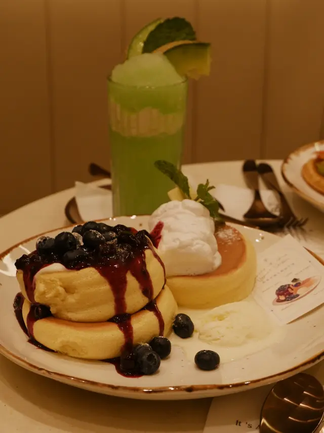 藍莓希臘乳酪梳乎厘