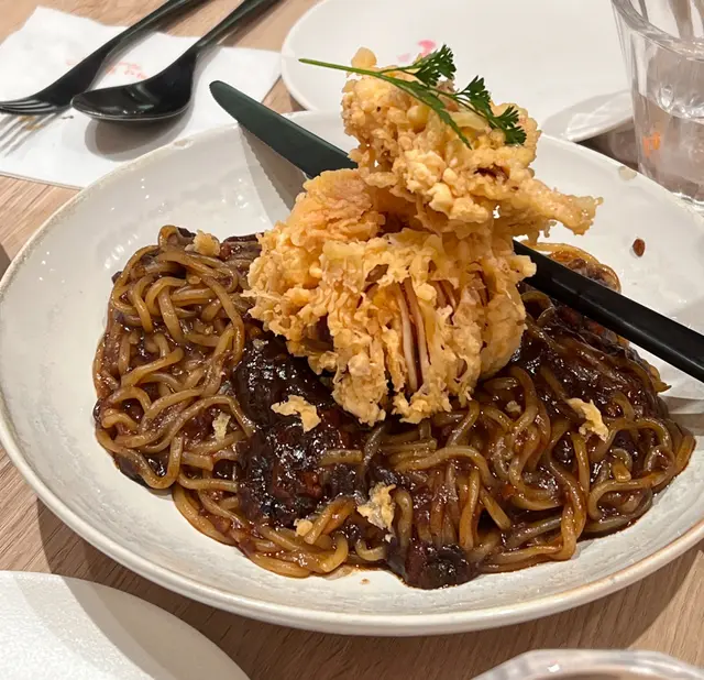 炸大魷魚拌炸醬麵