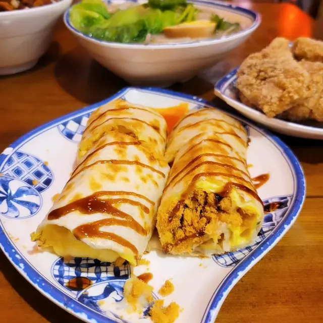 肉鬆起司蛋餅