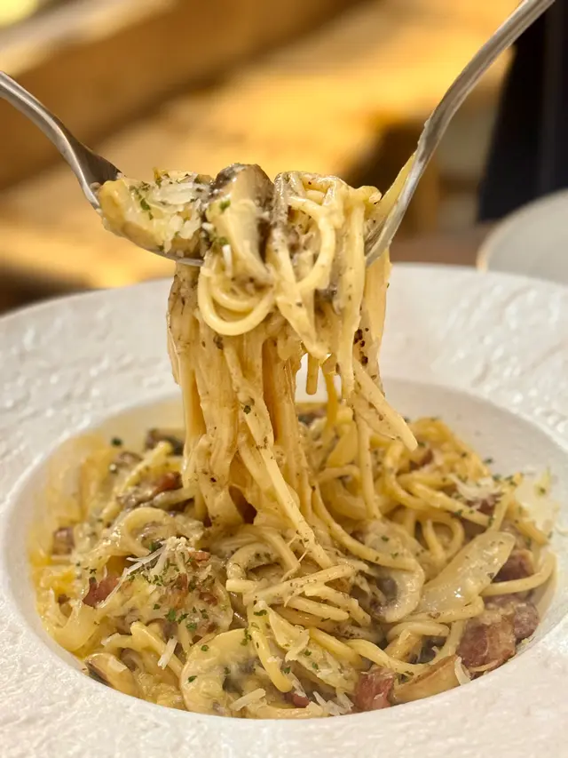 黑松露卡邦尼意粉