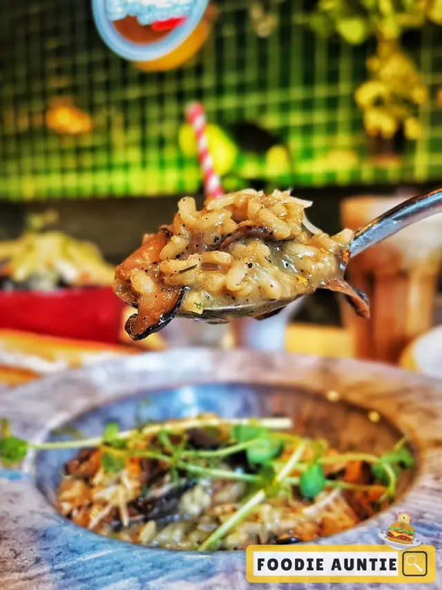 黑松露牛肝菌蘑菇燴意大利飯