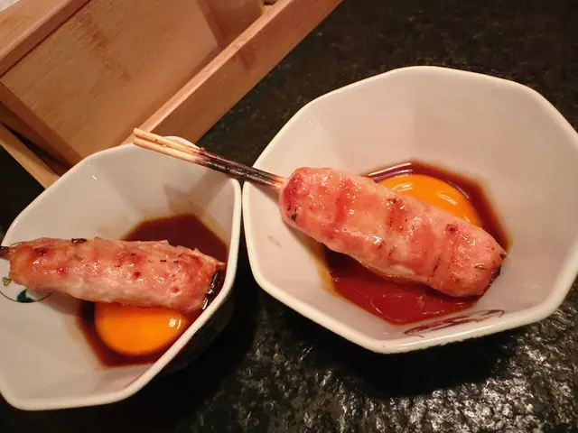 汁燒免治雞肉軟骨棒(付月見)