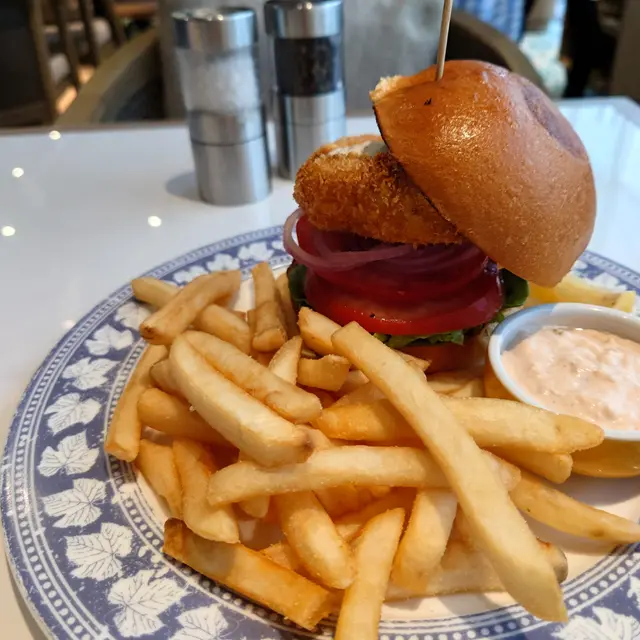 Breaded Fish Burger & Chips