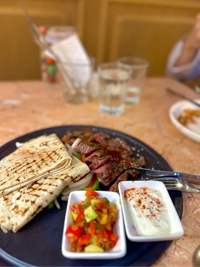 燒牛肉墨西哥餅 