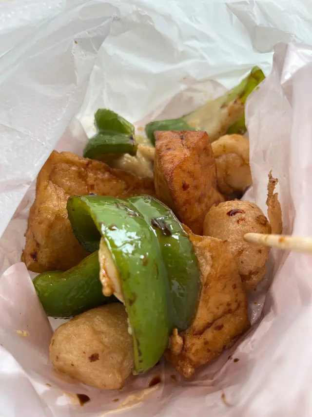 魚蛋，青椒，豆腐，總共10件
並無他求，只求飽肚😆
