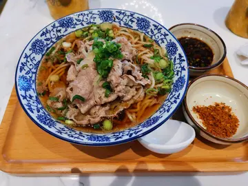 金玡居清炖牛肉面(安格斯牛肉片）