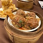 好耐冇食過懷舊嘅點心蝦餃四隻乒乓波咁大隻，牛肉四粒乒乓波咁大粒四粒，鬆脆非常嘅蛋散￼