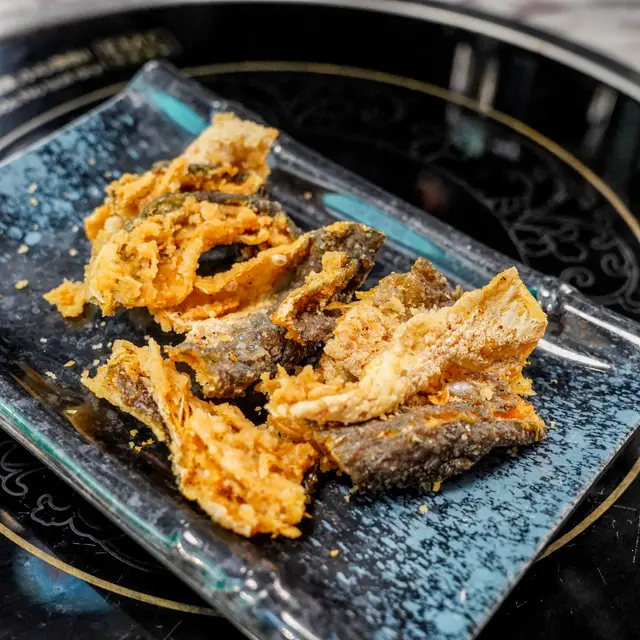 門鱔連骨魚皮