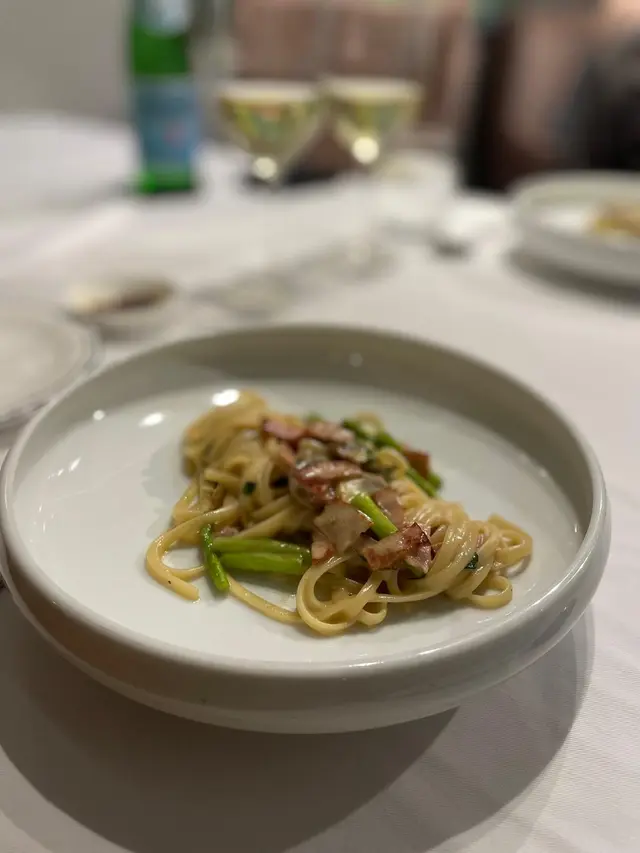 白汁蟹肉煙肉蘆筍意粉