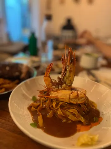 香煎虎蝦蝦油闊條麵